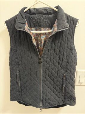 Charter Trading Co. Quilted Black Women's Vest